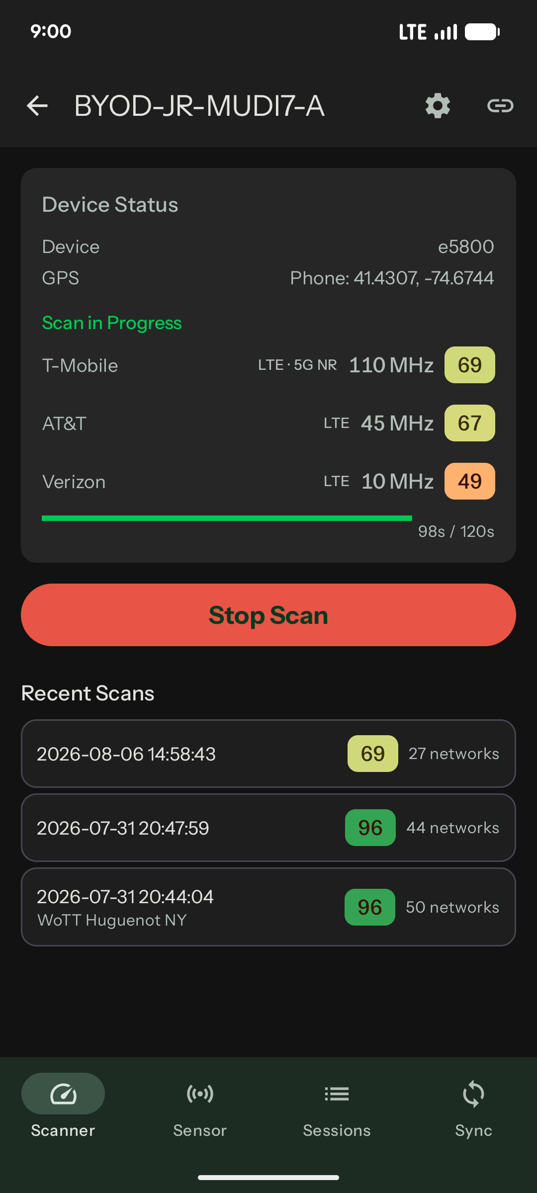 SurfScan app running a live scan on a GL.iNet router, with per-operator SurfScores updating in real time